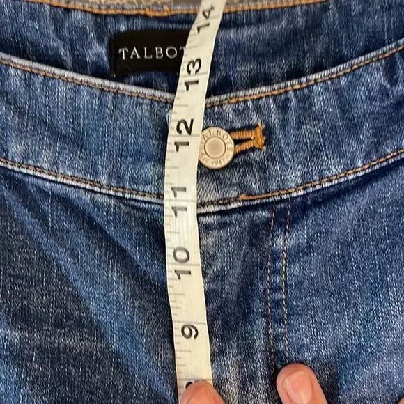TALBOTS Distressed Raw Hem Medium Wash Cotton Blend Everyday Relaxed Jean Sz 16 - Picture 7 of 9